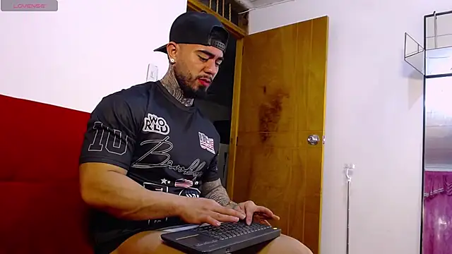 tommyblessd1 online show from 07/06/26, 05:37