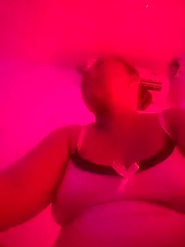 Naomi-Mature online show from 11/18/25, 08:08