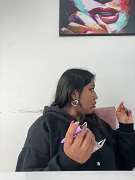 SharaRous online show from 11/18/25, 11:58