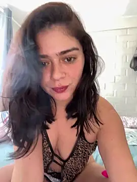 Snapshot of cami_lorena chatting on 09/30/25, 03:28 cami lorena online show from 09/30/25, 03:28