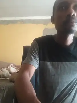 Snapshot of Hidden_African_Fruit chatting on 12/05/25, 06:33 Hidden African Fruit online show from 12/05/25, 06:33