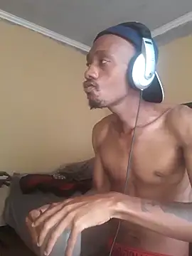 Snapshot of Hidden_African_Fruit chatting on 02/14/26, 05:26 Hidden African Fruit online show from 02/14/26, 05:26