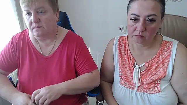 Snapshot of Bertie_Adeline chatting on 09/26/25, 07:01 Bertie Adeline online show from 09/26/25, 07:01