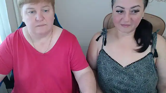 Snapshot of Bertie_Adeline chatting on 09/30/25, 08:41 Bertie Adeline online show from 09/30/25, 08:41