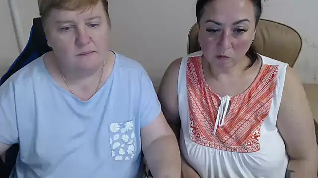 Snapshot of Bertie_Adeline chatting on 10/12/25, 06:29 Bertie Adeline online show from 10/12/25, 06:29