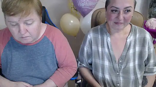 Snapshot of Bertie_Adeline chatting on 10/16/25, 07:04 Bertie Adeline online show from 10/16/25, 07:04