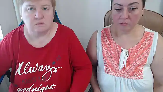 Snapshot of Bertie_Adeline chatting on 10/29/25, 07:10 Bertie Adeline online show from 10/29/25, 07:10