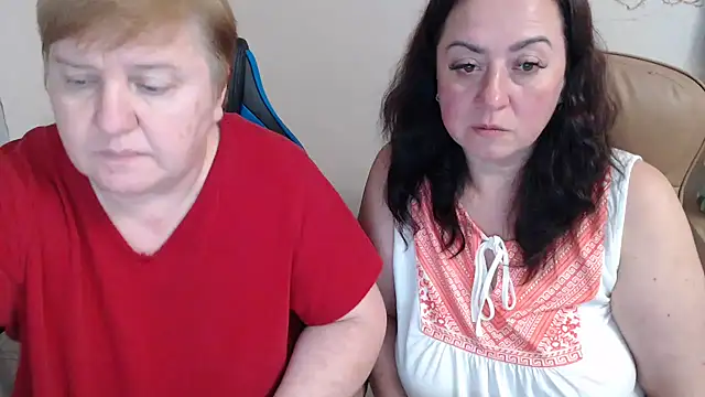 Snapshot of Bertie_Adeline chatting on 10/30/25, 07:47 Bertie Adeline online show from 10/30/25, 07:47