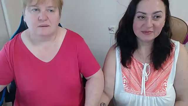 Snapshot of Bertie_Adeline chatting on 11/08/25, 08:14 Bertie Adeline online show from 11/08/25, 08:14