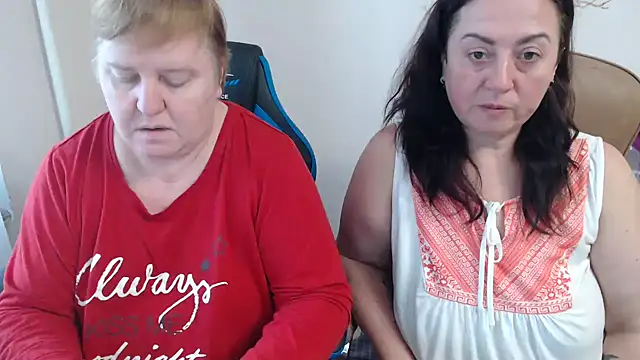 Snapshot of Bertie_Adeline chatting on 11/12/25, 09:21 Bertie Adeline online show from 11/12/25, 09:21