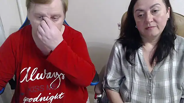 Snapshot of Bertie_Adeline chatting on 11/12/25, 09:25 Bertie Adeline online show from 11/12/25, 09:25