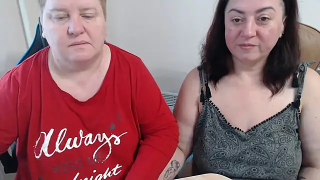 Snapshot of Bertie_Adeline chatting on 11/30/25, 08:51 Bertie Adeline online show from 11/30/25, 08:51