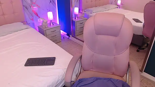 Red kytty6 online show from 11/20/25, 03:56