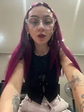 Red kytty6 online show from 05/13/26, 03:37