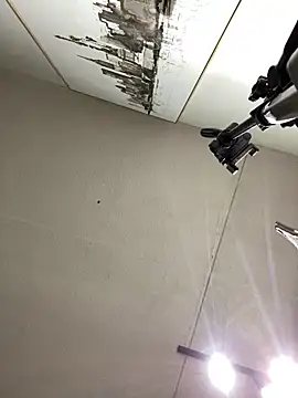 KloePink  online show from 10/31/25, 11:00