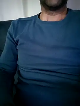 Snapshot of fearleass chatting on 10/20/25, 08:20 fearleass online show from 10/20/25, 08:20