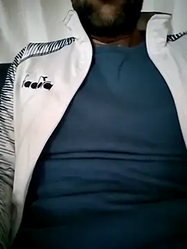 Snapshot of fearleass chatting on 11/17/25, 08:36 fearleass online show from 11/17/25, 08:36