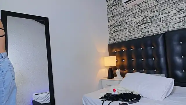 Martina thompson69 online show from 09/11/25, 01:33