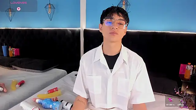 AleAurarashi online show from 09/10/25, 04:12