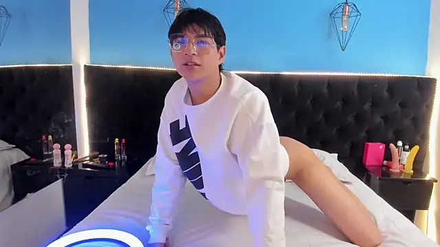 AleAurarashi online show from 09/23/25, 07:50