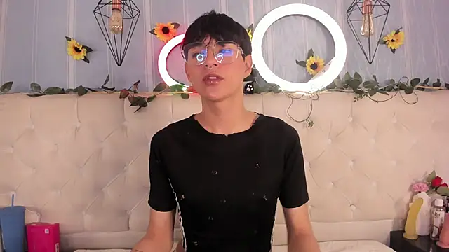 AleAurarashi online show from 11/27/25, 04:14