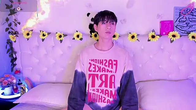 AleAurarashi online show from 02/17/26, 04:53