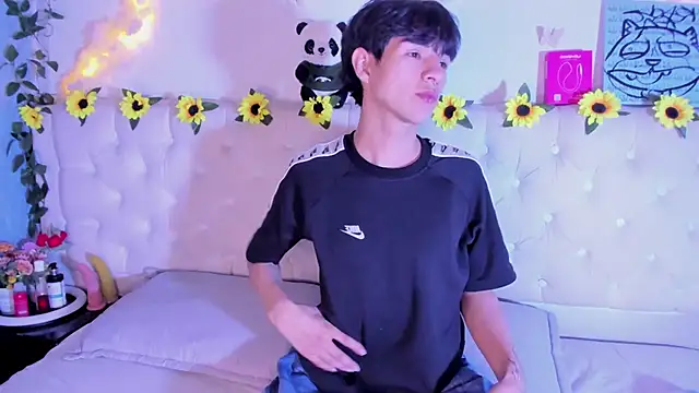 AleAurarashi online show from 02/22/26, 12:26