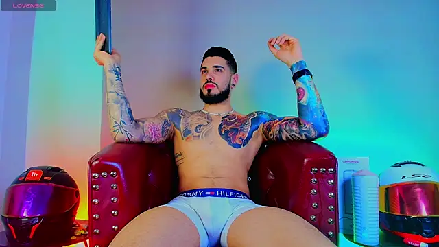 Snapshot of amodeus_bael_ chatting on 12/15/25, 11:20 amodeus bael online show from 12/15/25, 11:20