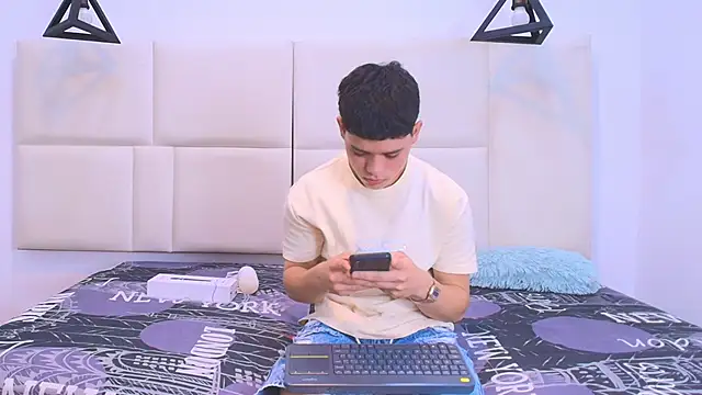 aron twink66 online show from 09/21/25, 03:24