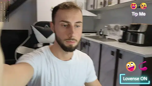 Snapshot of RyanStorm_ chatting on 10/17/25, 03:47 RyanStorm online show from 10/17/25, 03:47