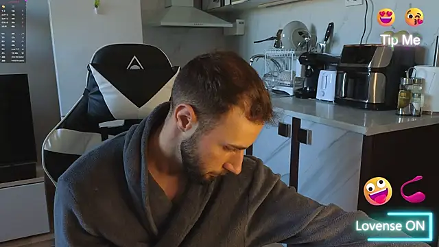 Snapshot of RyanStorm_ chatting on 10/20/25, 01:22 RyanStorm online show from 10/20/25, 01:22