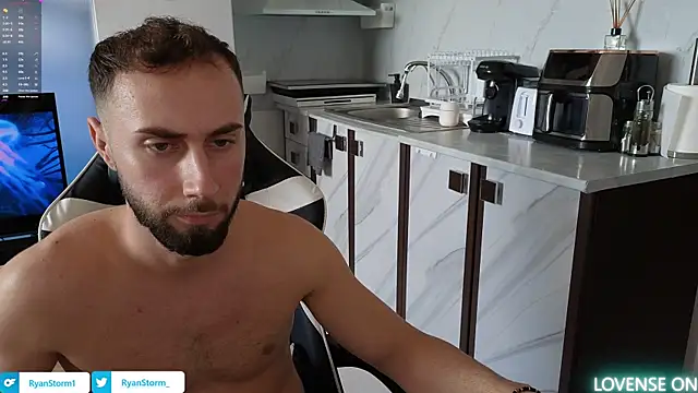 Snapshot of RyanStorm_ chatting on 10/30/25, 10:38 RyanStorm online show from 10/30/25, 10:38