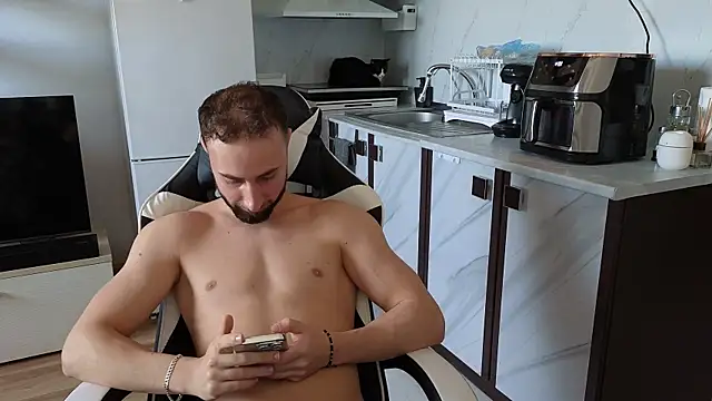 Snapshot of RyanStorm_ chatting on 11/02/25, 11:23 RyanStorm online show from 11/02/25, 11:23