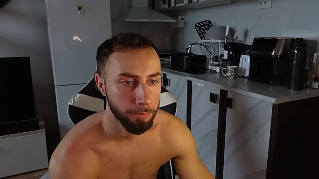 Snapshot of RyanStorm_ chatting on 11/11/25, 12:05 RyanStorm online show from 11/11/25, 12:05