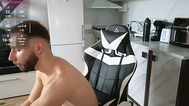 Snapshot of RyanStorm_ chatting on 11/19/25, 01:33 RyanStorm online show from 11/19/25, 01:33