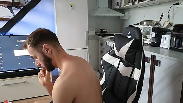 Snapshot of RyanStorm_ chatting on 12/05/25, 12:25 RyanStorm online show from 12/05/25, 12:25