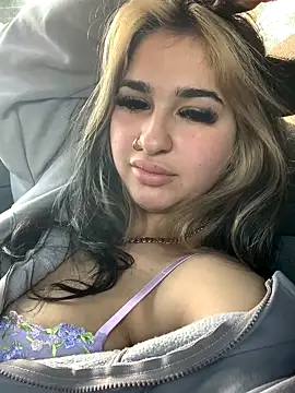 BrunetteBrat-xo online show from 10/22/25, 10:59