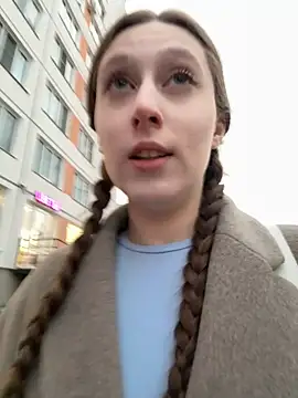 Snapshot of FroggyAnna chatting on 10/12/25, 02:38 FroggyAnna online show from 10/12/25, 02:38