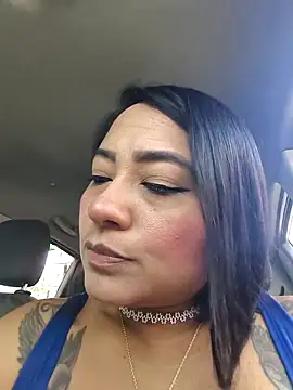 Snapshot of julieta_evanns1 chatting on 10/11/25, 03:10 julieta evanns1 online show from 10/11/25, 03:10