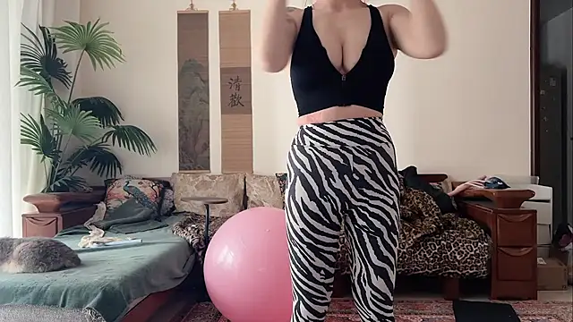 lingzi9333 online show from 12/03/25, 08:56