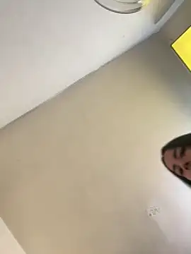 Snapshot of skullvalu chatting on 03/27/26, 08:30 skullvalu online show from 03/27/26, 08:30