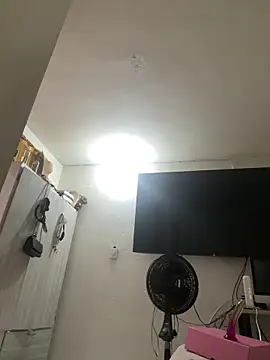 Snapshot of skullvalu chatting on 04/15/26, 06:48 skullvalu online show from 04/15/26, 06:48