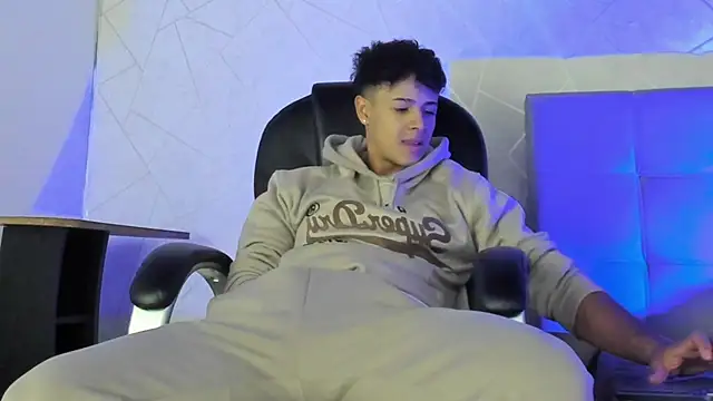 Alex Colton7 online show from 12/02/25, 05:02