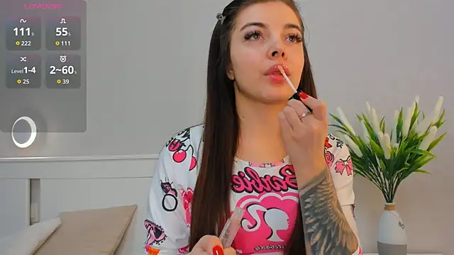 AuroraVice online show from 11/05/25, 06:24