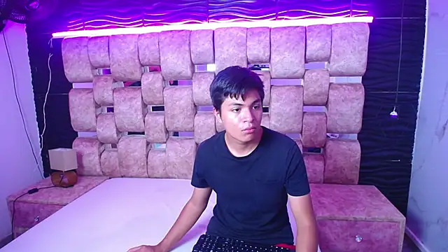 Snapshot of NatyyAlex chatting on 09/22/25, 08:22 NatyyAlex online show from 09/22/25, 08:22