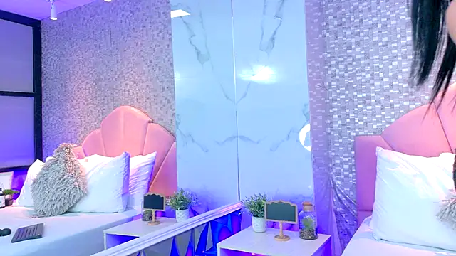 AshleyBaker1 online show from 12/14/25, 02:33