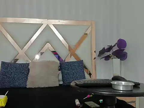 LicyEvans1 online show from 10/10/25, 03:11