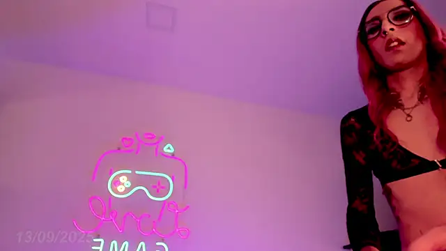 Isabella Haddad online show from 09/13/25, 08:19