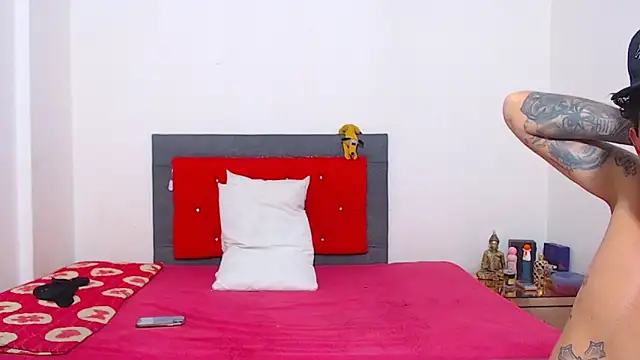 miawhithee online show from 10/15/25, 02:22