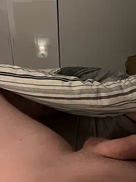 alex110429 online show from 04/19/26, 09:06